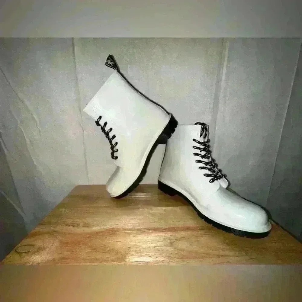 Michael Kors step out